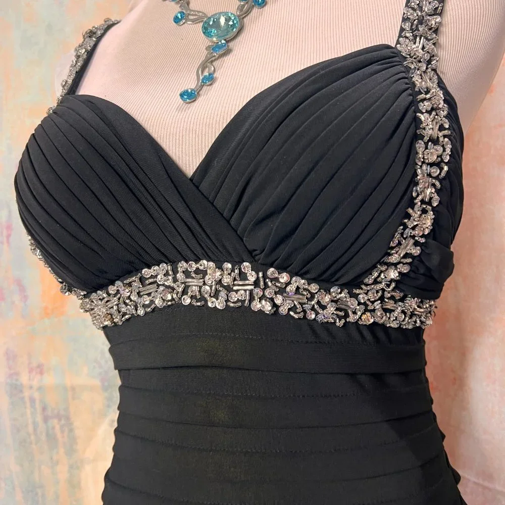 πBetsy & Adam Look at the backside.....Great looking Prom - Ball - Formal Dress - Picture 4 of 16